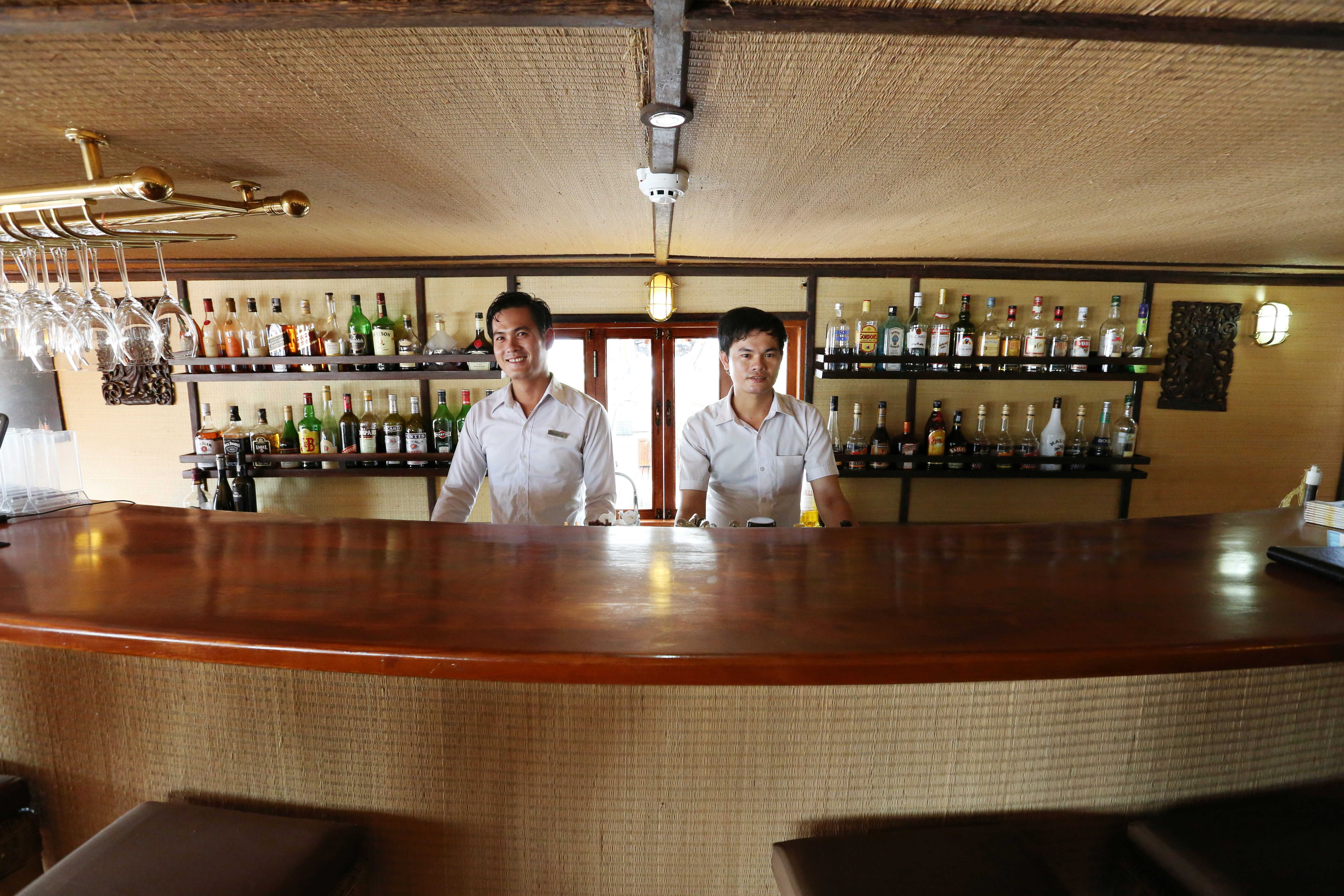 CroisiEurope RV Indochine Bar.jpg